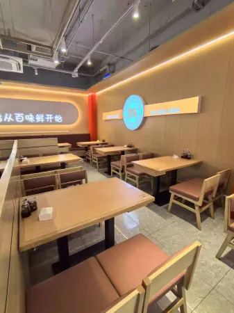 Palace Hotel (Beijing Panjiayuan Shilihou Subway Station) Отели рядом с достопримечательностью «Longtanhu Gymnasium»