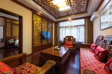 Jindu Nanxing Hotel (Sanqing Mountain Taoist Theme Hotel) Отели рядом с достопримечательностью «Waishuangxi Ropeway»