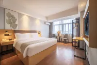 GreenTree Inn (Nanchang Railway Station Bayi Square Ding Road South Metro Station)