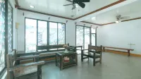 RedDoorz at Joel's Apartelle Hotel a Cardona
