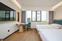 Elong Yam Hotel (Zhenjiang Xijindu Ancient Street Jinshan Temple)