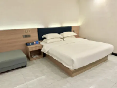 Mengcheng Blue Moon Intelligent Hotel