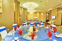 Rowin Grand Hotel - breakfast