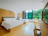 Cloud Homestay Hotel( Zhengzhou Xianghu Science and Technology Museum) Hotels in Fangte Resort