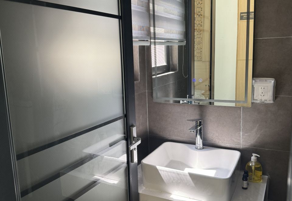 Xifeng Commune Homestay의 조식 뷔페 공간