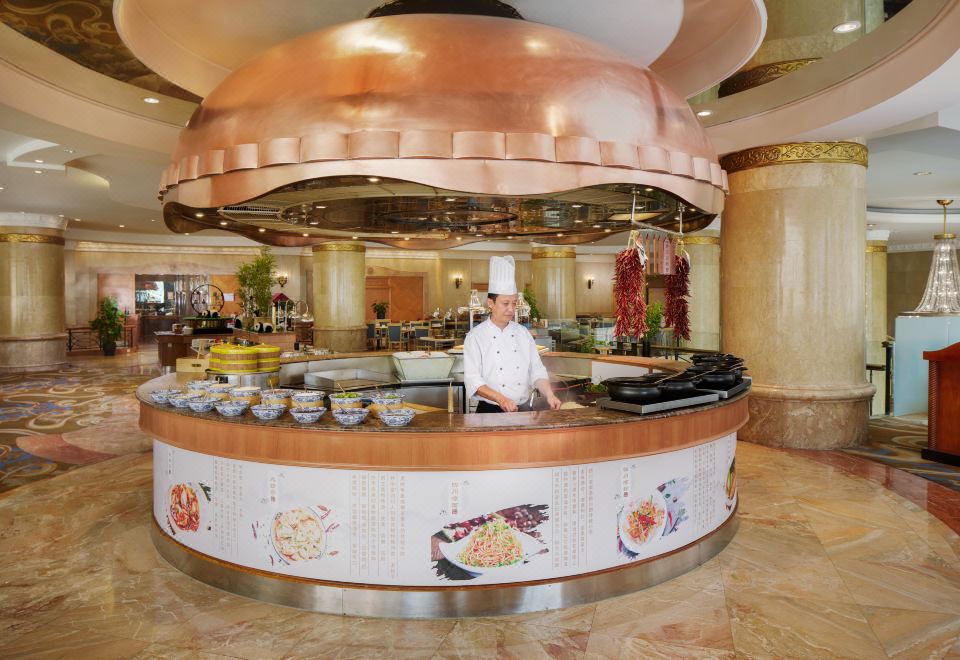 2. 크라운 플라자 ..