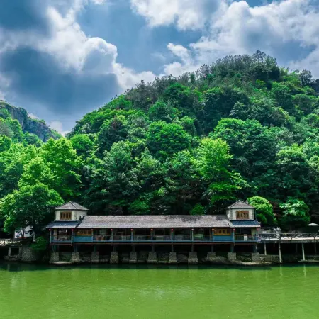 Residents' Hostel in Lake Jingshan, Xinchang