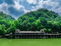 Residents' Hostel in Lake Jingshan, Xinchang