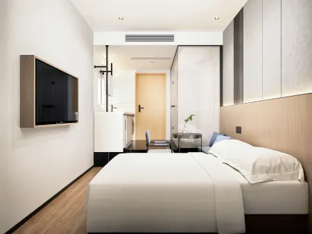 Two Potatoes Hotel (Shanghai Lujiazui Pudong Avenue Branch) Отели рядом с достопримечательностью «Shanghai Taiqing Palace»