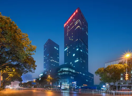 Vienna International Hotel (Xiangtan Centeral Store) - parking