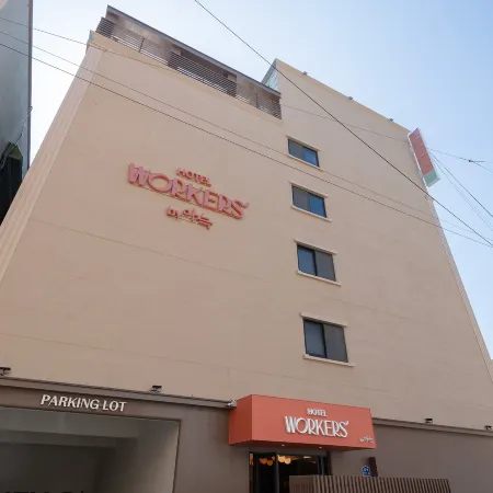 Workers Hotel Ansan by Aank