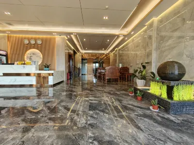 Zhongyuan Star Apartment Hotels near Boluobei Railway Station