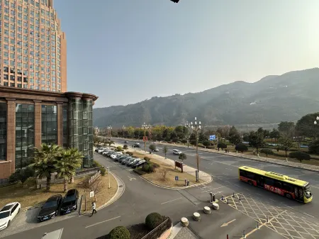 Fengjie Junle You Hotel Отели рядом со станцией Fengjie Railway Station