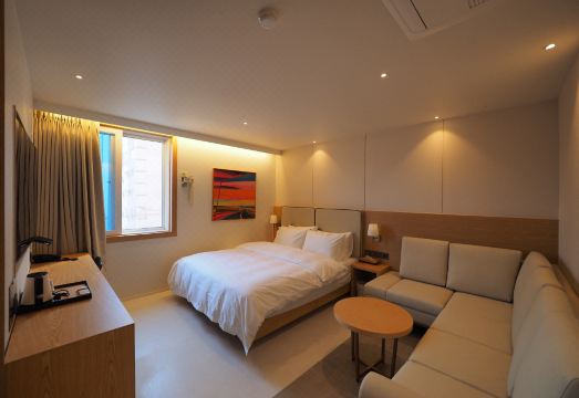 통영 데이지호텔 로비 및 시설