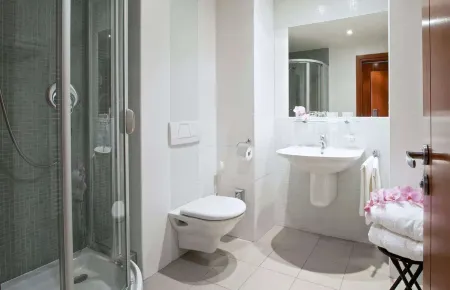 Yuanfen Hotel (Shenqiu Zhaofeng Avenue Second High School) Отели в г. Шэньцю