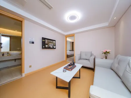 Vienna International Hotel (Yichang Gezhouba Huaxiang Branch) Отели рядом с достопримечательностью «The Xiling Gorge “Happy Valley”»