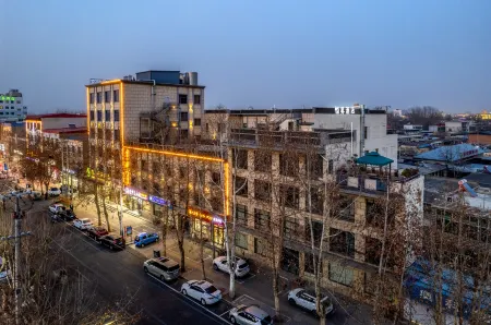 Xiongan Henseng Hotel (Xiong'an New District Baiyangdian High-speed Railway Station)