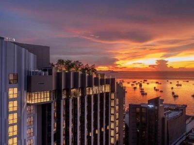 The BASE Central Pattaya by Tai Youzai