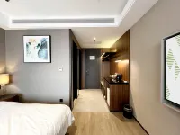 Madison Hotel near The Yantai Government and Yantai University Hotels in Yantai
