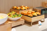 Home Inn (Urumqi Xinbei Yuanchun Anjia Building Store)