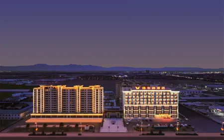 Vienna Hotel (Shuozhou Shanyin South Station Yulong International)