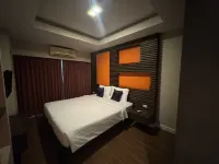 Palette Bella B All Suites Bangkok Hotel Các khách sạn gần Bến tàu Sathon