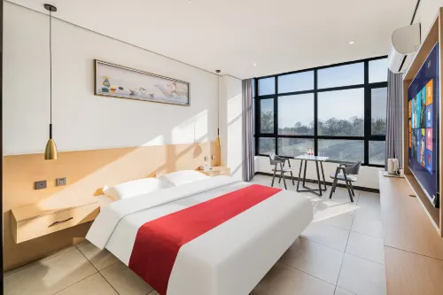Shengshi Time Hotel, Neihuang County - parking