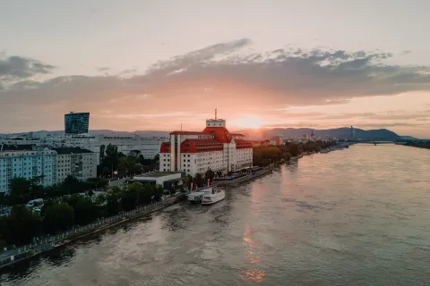 希爾頓維也納多瑙河海濱飯店