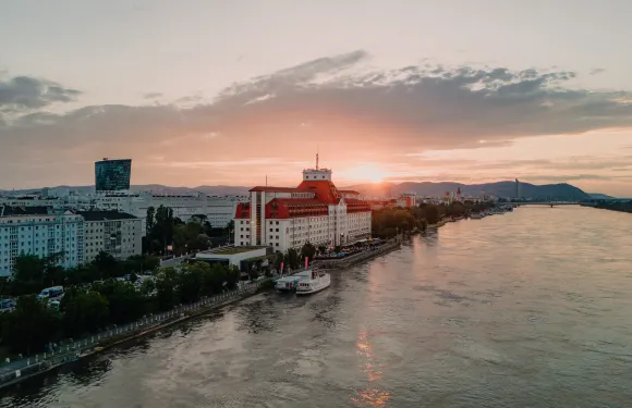 希爾頓維也納多瑙河海濱酒店