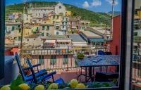 La Maison de la Mer with Terrace and AC Hotels in Vernazza