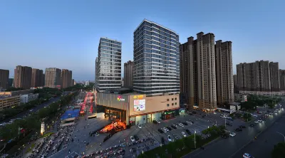 Holiday Inn Express (Heze Railway Station Jiahe City Branch) Các khách sạn gần Heze Caozhou Painting and Calligraphy Institute