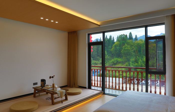 Heron Lodge Mountain Retreat | Hefeng Karst Sanctuary