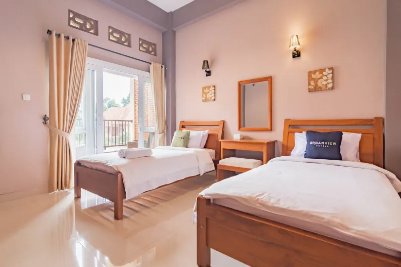 Urbanview Hotel Syariah Insani Cisarua Puncak