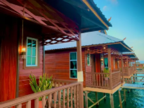 Parapat water village Hotel berhampiran Taman Bukit Kuala Bibang