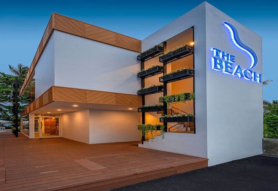 더 비치프런트 라와이