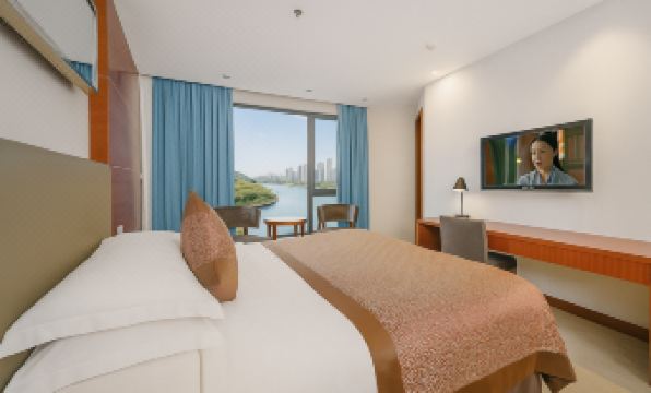 Victoria Royal Hotel