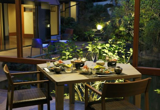 요시하루 료칸 온천 풍경