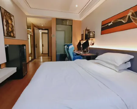 Aimu Hotel (Changge Yifeng City Plaza) Hotels in Changge