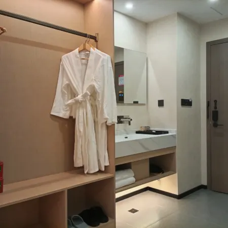 Menghai Lanbowan Hotel