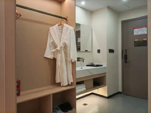 Menghai Lanbowan Hotel