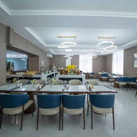 Aifeel Hotel (Urumqi International Grand Bazaar South Gate Subway Station)