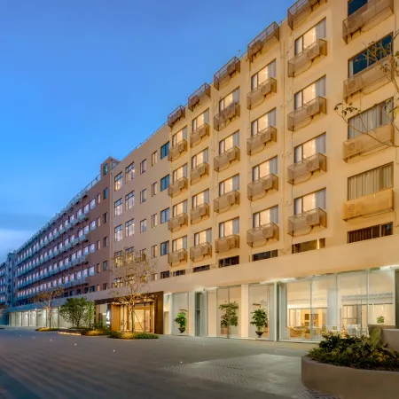 Yuanyueli Hotel (Dongguan International Trade Qifeng Park Metro Station Branch)