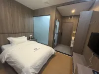 West Business Hotel - 주차장
