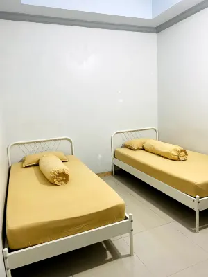 IB Homestay syariah by Ecommerceloka Hotels in West Tegal