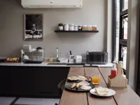 Poshtel 56 Các khách sạn gần Bến tàu Sathon