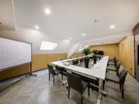 麥尖青藝飯店（瀋陽張士開發區沈遼路店） 开发大道附近的飯店