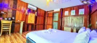 Koh Rong Beach Hostel and Bungalows - Hostels