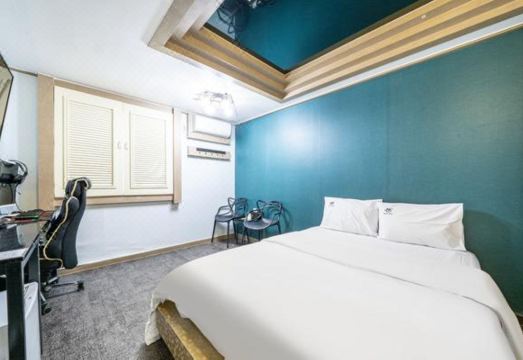 대전 용문 JNK Classic Hotel 입구