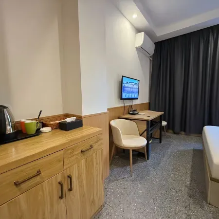 Yuechi Rome Hotel