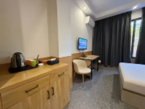 Yuechi Rome Hotel